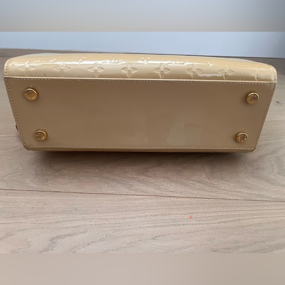 Authentic LOUIS VUITTON Monogram Vernis Brea MM👜 - Picture 12 of 13